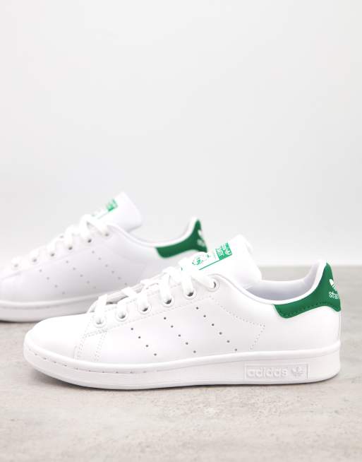 adidas Originals Stan Smith trainers in white and green WHITE