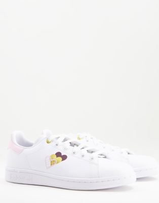 Adidas Originals Stan Smiths in white and pink with heart print