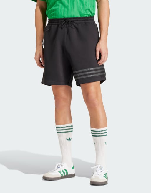 adidas Originals – Street Neuclassic – Shorts in Schwarz