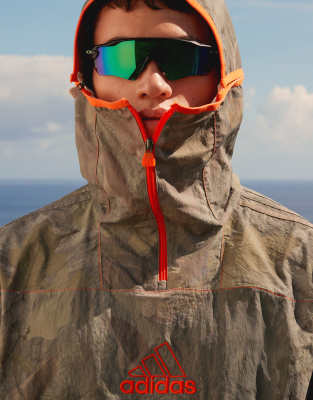 adidas Originals Street pullover jacket in camo-Green