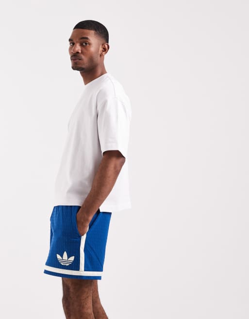 adidas Originals – Strick-Shorts in Dunkelblau und Weiß mit Strukturmuster, 3 von 5