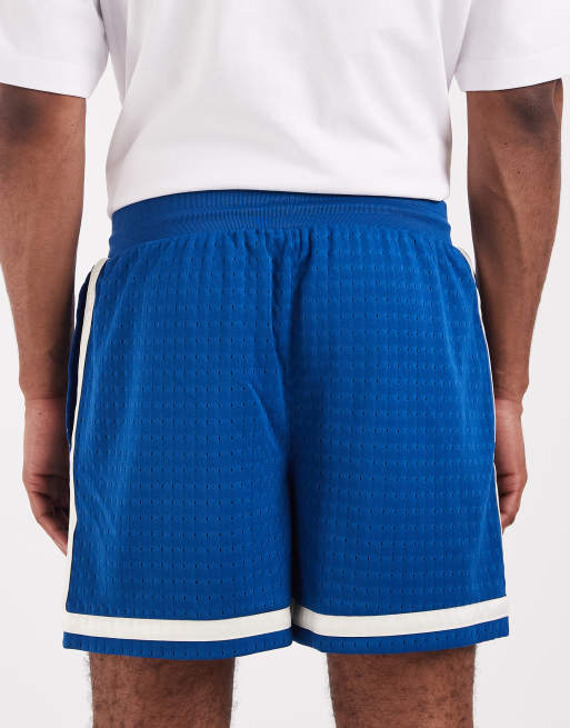 adidas Originals – Strick-Shorts in Dunkelblau und Weiß mit Strukturmuster, 5 von 5