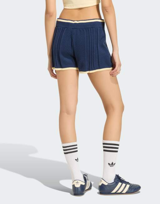 adidas Originals – Strick-Shorts in Night Indigo mit Zopfmuster, 2 von 4