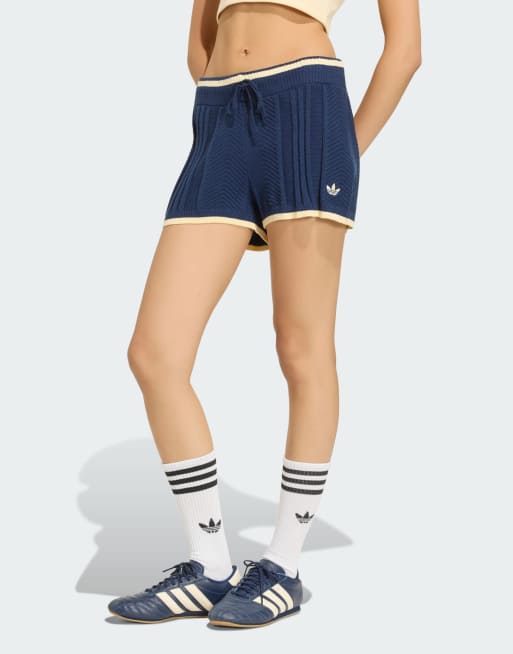 adidas Originals – Strick-Shorts in Night Indigo mit Zopfmuster, 4 von 4