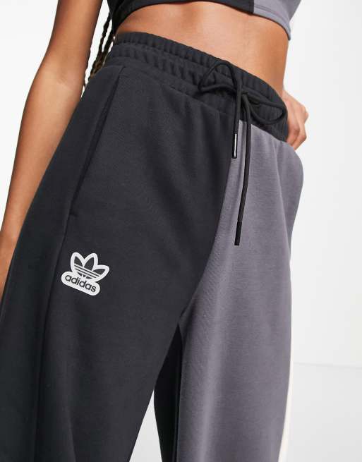 Adidas originals joggers with 2025 colour blocking in black