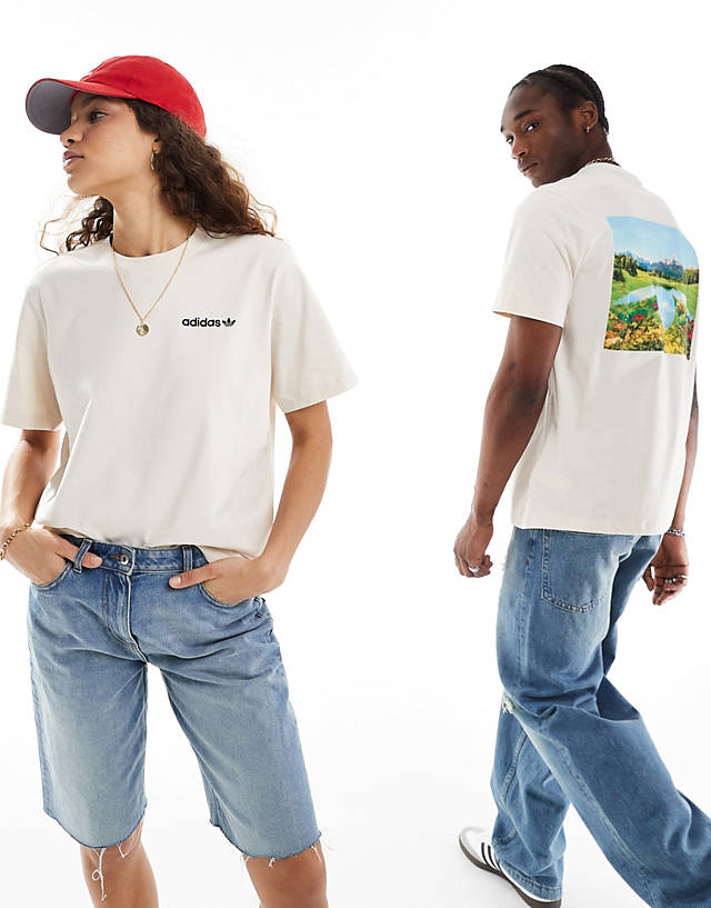adidas Originals - sunrise backprint unisex t-shirt in off white