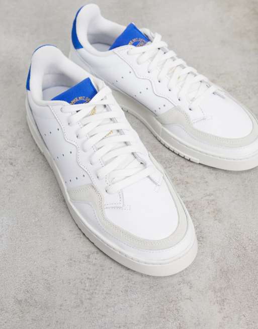 adidas Originals Supercourt Sneaker in WeiB und Team Konigsblau