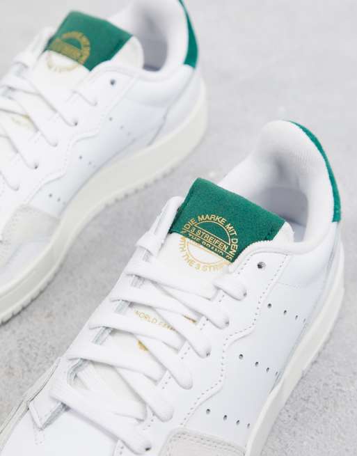 adidas Originals Supercourt WeiBe Sneaker mit Wildlederbesatz