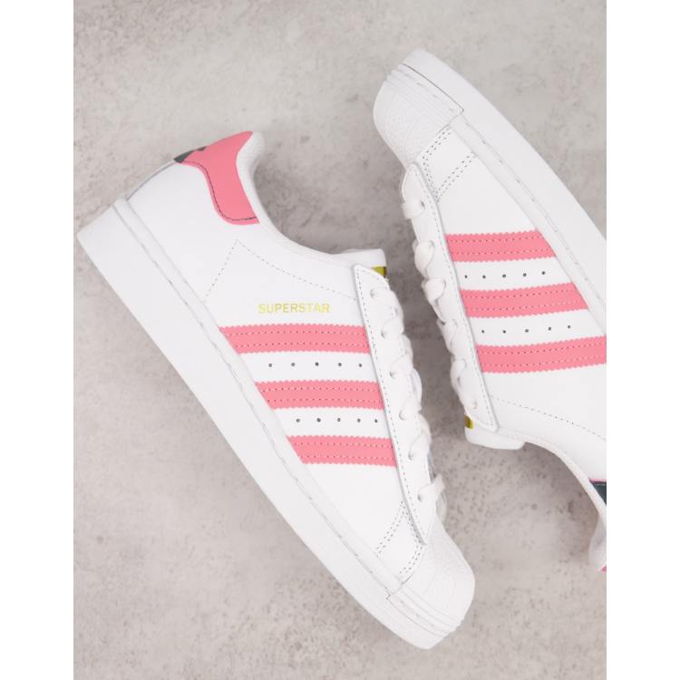 adidas Originals Superstar Baskets avec d tails rose Blanc