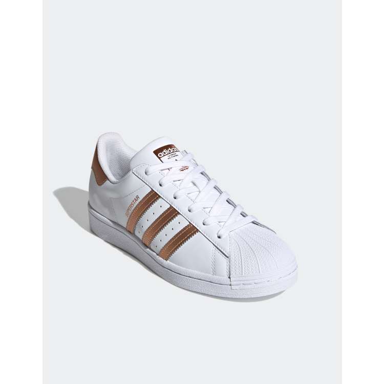 adidas Originals Superstar Baskets Blanc cuivre ASOS