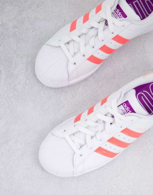 Adidas superstar blanc outlet et rose