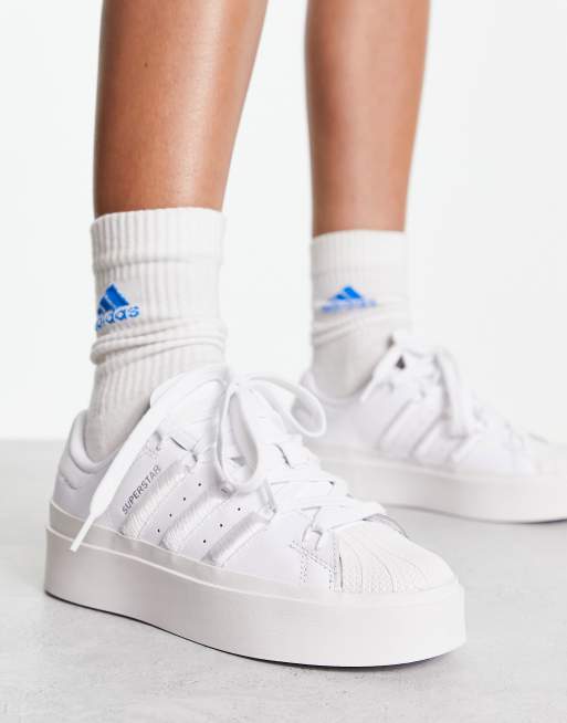 adidas Originals – Superstar Bonega – Helvita sneakers med platå