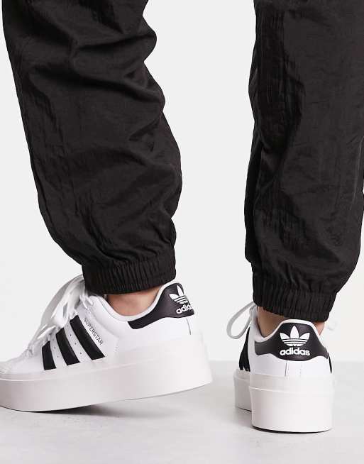 Adidas originals superstar 2 trainers in white and clearance black