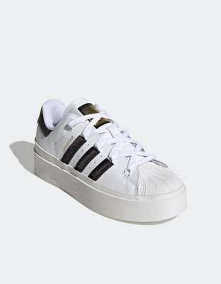 adidas Originals Superstar Bonega Sneakers bianche e nere ASOS