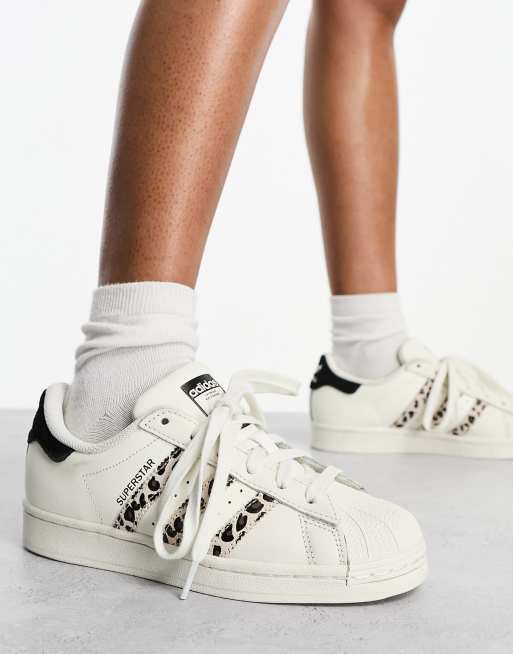 adidas Originals – Superstar – Buty sportowe w kolorze złamanej bieli i w cętki
