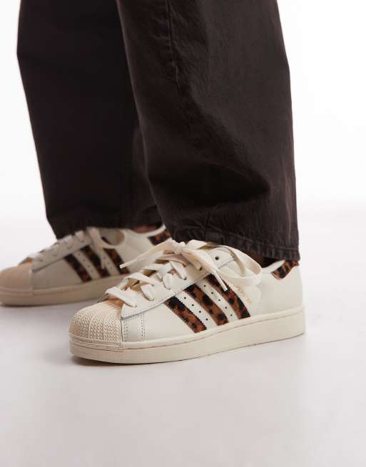 adidas Originals – Superstar II – Białe buty sportowe ze wstawkami z włosiem w panterkę
