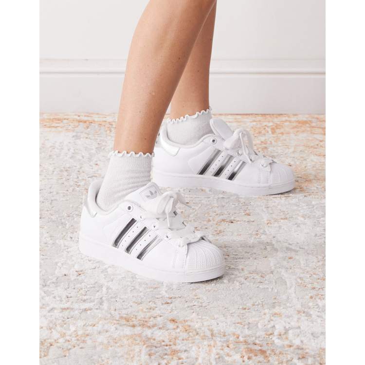adidas Originals - Superstar II - Hvide sneakers med metallisk slvfarvede  detaljer | ASOS