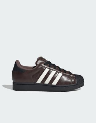 adidas Originals - Superstar II - Sneaker in Braun und Schwarz-Grün
