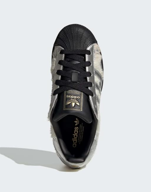 adidas Originals Superstar II Sneaker in Creme und Silber-Metallic, 2 von 4