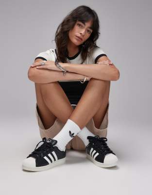 adidas Originals - Superstar II - Sneaker in Schwarz und Cremeweiß