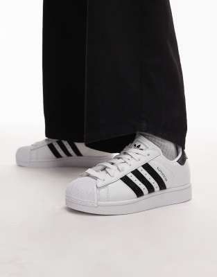 adidas Originals - Superstar II - Sneaker in Weiß und Schwarz mit Schmucksteinen