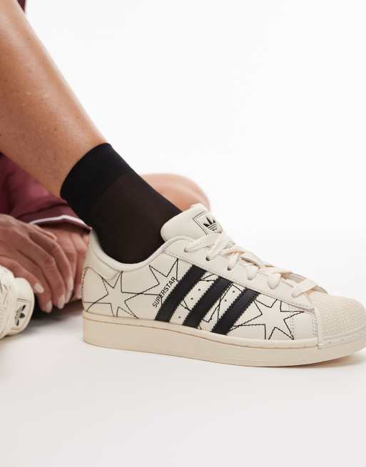 adidas Originals – Superstar II – Sneaker in Wollweiß mit Stern-Ziernähten , 3 von 5