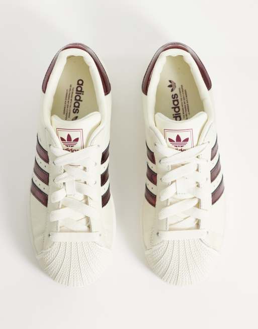 adidas Originals – Superstar II – Sneaker in Wollweiß und Metallic-Kastanienbraun, 2 von 5