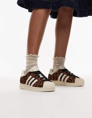 adidas Originals - Superstar II - Sneaker mit Leopardenprint in Ponyhaaroptik-Bunt