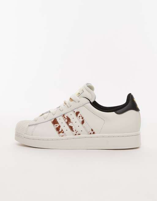adidas Originals Superstar II Sneakers in wit en dierenprint