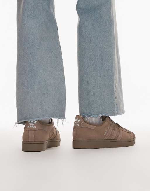 adidas Originals Superstar II trainers in brown with stitch detail, 4 of 5