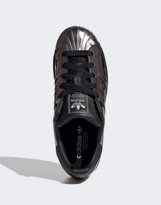 Core Black / Core Black