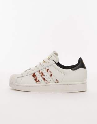 Fashion Sneakers Adidas Originals White Superstar With Floral Trim