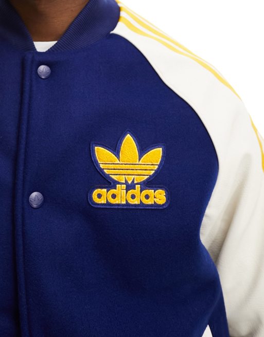 Weiße adidas jacke mit cheap goldenen streifen