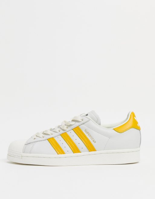 | – Sneaker in Streifen Originals – Weiß gelben Superstar adidas mit ASOS