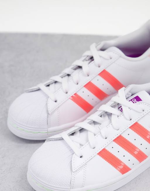 adidas Originals Superstar Sneaker in Wei und Rosa ASOS