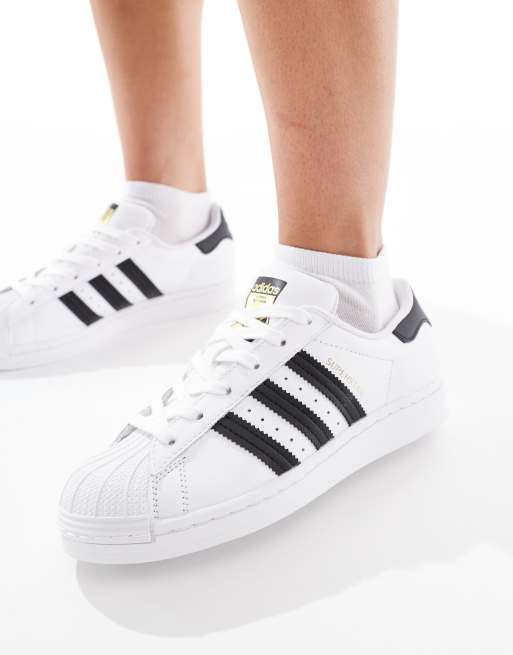 Adidas superstar tutte outlet bianche indossate