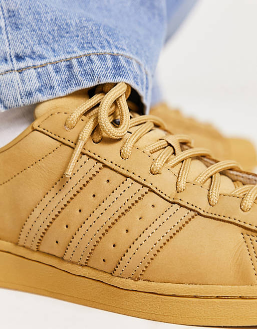 Optimisme kraam infrastructuur adidas Originals Superstar sneakers in golden beige | ASOS