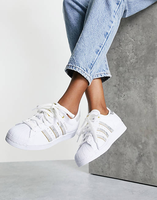 kroeg Herkenning Fabriek adidas Originals - Superstar - Sneakers in wit met gemarmerde strepen | ASOS