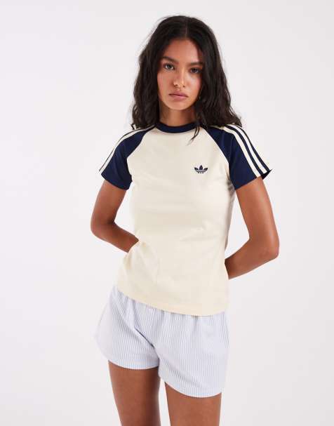 adidas Originals Superstar t-shirt i krämvitt och marinblått - view 1