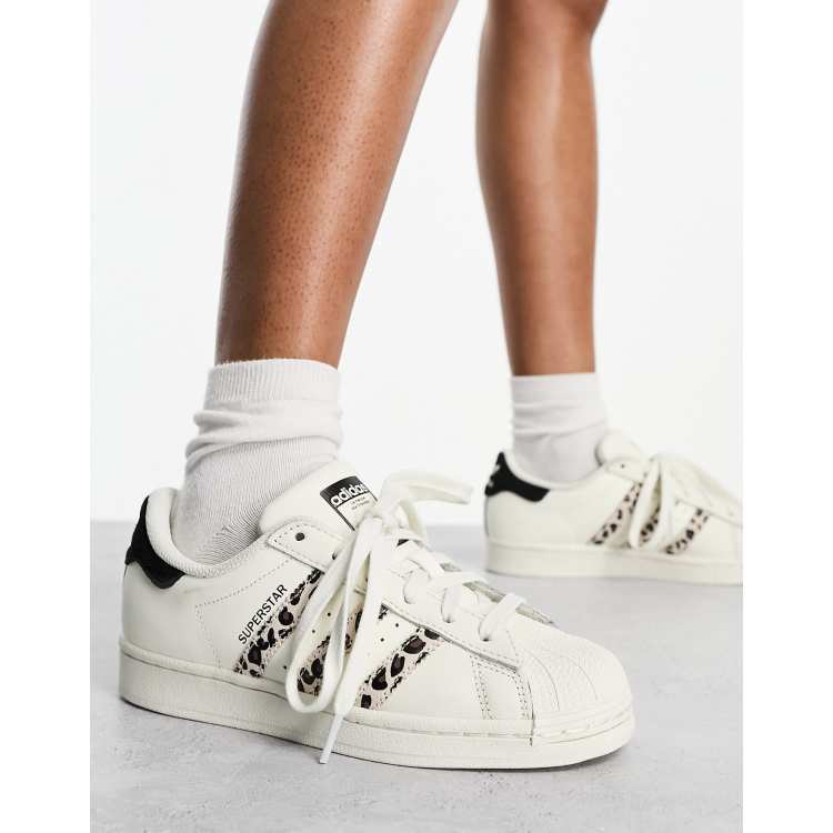 Adidas superstar sign outlet off