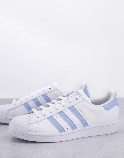 adidas Originals – Superstar – Vita sneakers med blå ränder