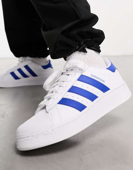 Superstar bleu hot sale et blanc