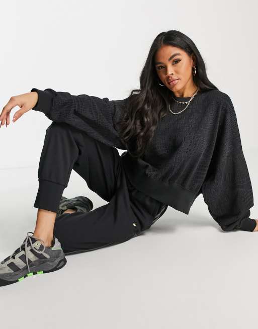 adidas Originals - Sweatshirt met dierenprint in kleurschakering in zwart