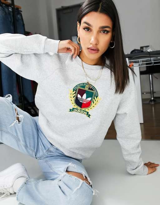 adidas Originals - Sweatshirt met ronde hals en college-embleem in grijs