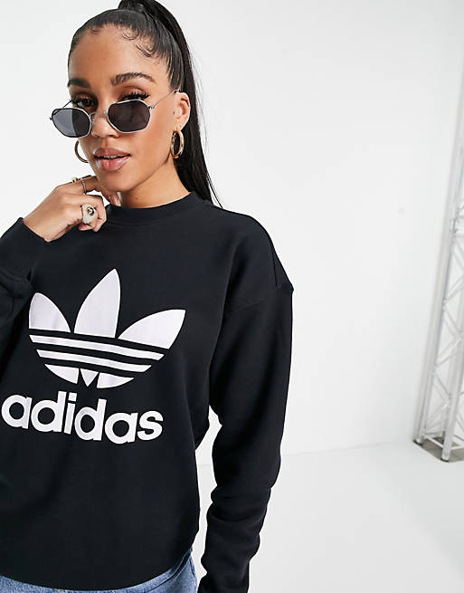 adidas – Sweatshirt mit großem Logo in Schwarz |
