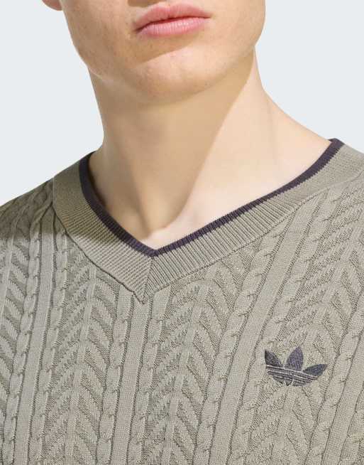 adidas Originals Sweatshirt mit Zopfmuster und Rundhalsausschnitt in Silbergrau, 3 von 4