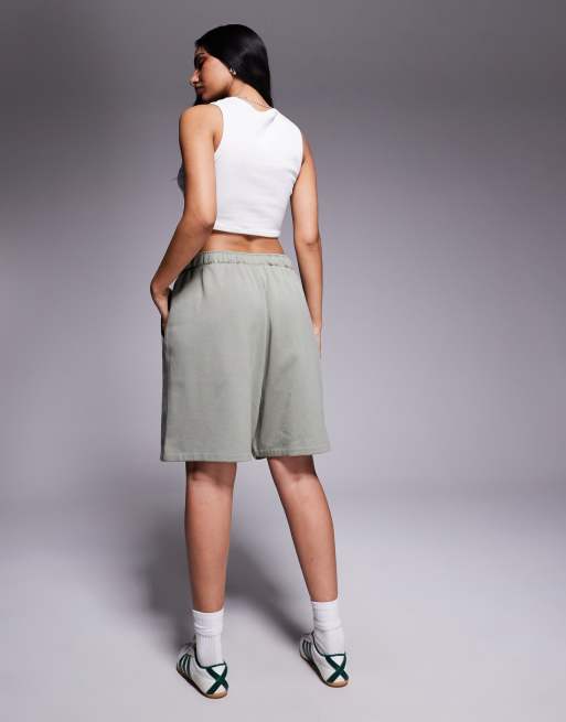 adidas Originals – Sweatshorts in Khaki mit linearem Logo, 4 von 5