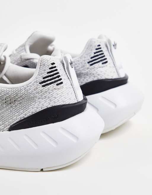 enlazar meditación nacimiento adidas Originals Swift Run 22 sneakers in white with black stripes | ASOS