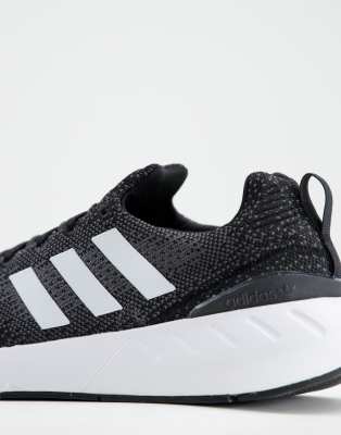 swift run black white