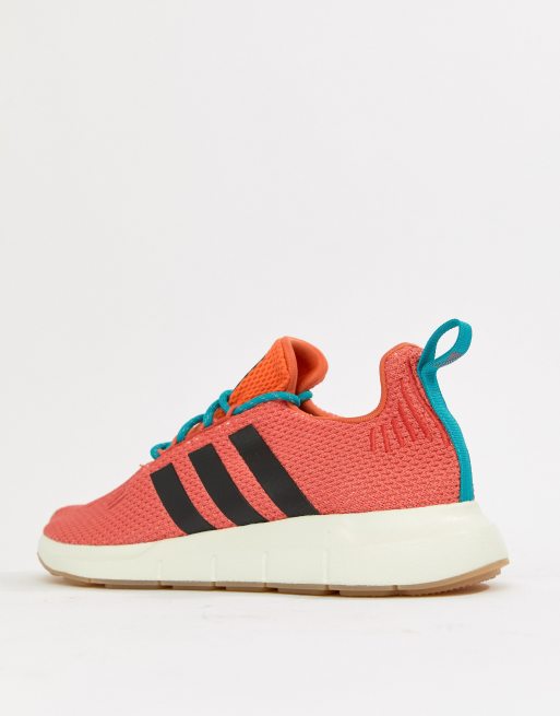 Adidas 2025 sneakers estive